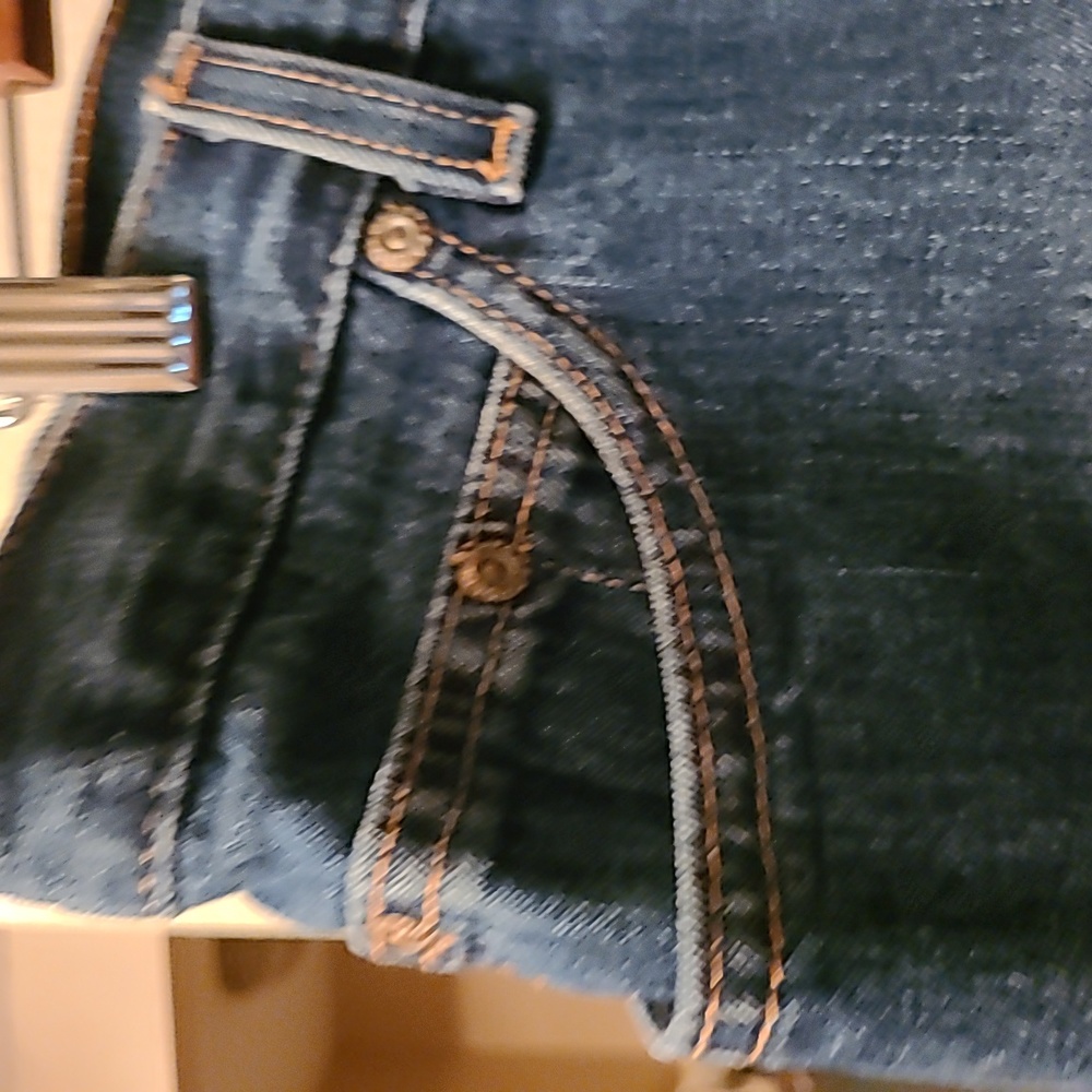 Shorts - Picture 5 of 5